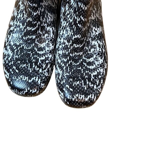 New Longchamp Leather Knee High Boots In Black/White - Picture 10 of 14